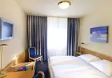 Tryp by Wyndham Lubeck Aquamarin Hotel foto 17