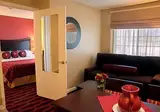 Peacock Suites foto 9
