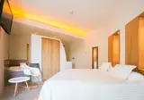 Fly & Go Higueron Hotel Malaga, Curio Collection by Hilton foto 3