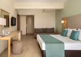 Ramada Hotel & Suites by Wyndham Ayia Napa foto 22