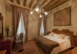 Saturnia & International foto 2