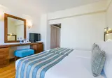 The Golden Bay Beach Hotel foto 18