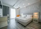 Front Lake Hotel Villa Paradiso Suite foto 2