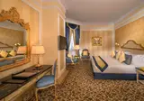 Royal Rose Abu Dhabi, a Curio Collection by Hilton Affiliated Hotel foto 8