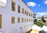 The Noble House foto 1