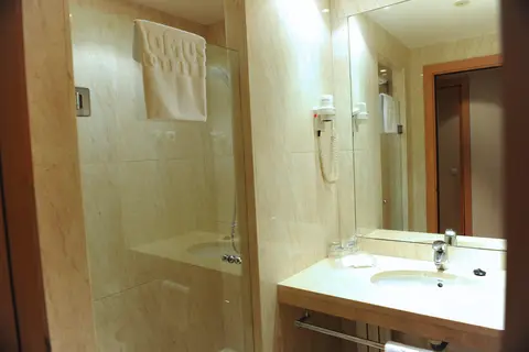 Hotel Puerta Santander in Santander — foto 27