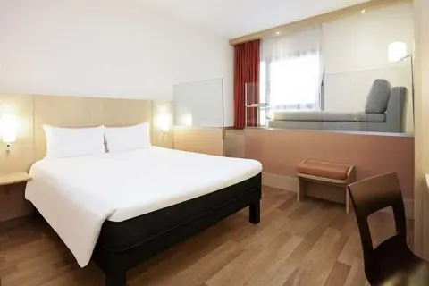 Ibis Sofia Airport Hotel in Berkein — foto 9