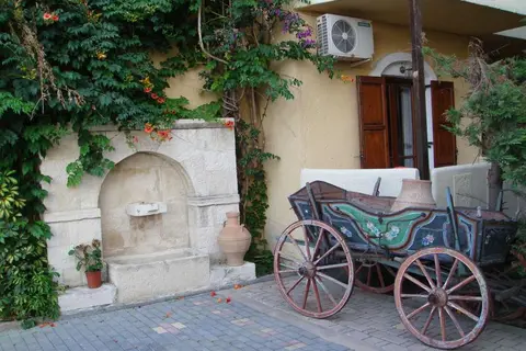 Lili Hotel in Gazi Municipal Unit, foto 12