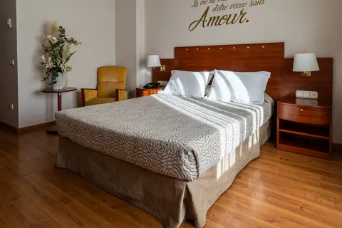 Avenida Hotel in Tabernas — foto 20