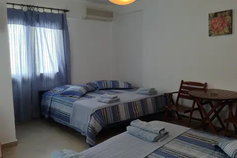 Mouria in Καλύβια — foto 15