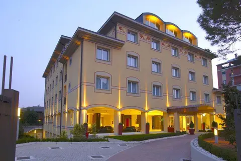 Virginia Palace in Legnano (Milaan) — foto 26