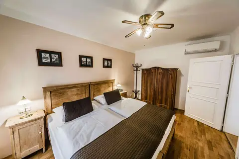 Hotel Archibald At The Charles Bridge in Praag — foto 3