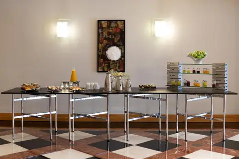 SANA Metropolitan Hotel in Almada — foto 30