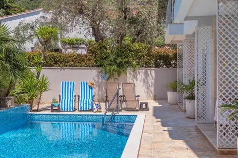 Apartments Fortunella in Petrovac na Moru — foto 2