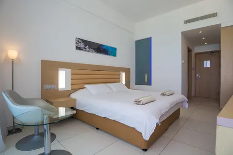 Vrissaki Beach Hotel in Παραλίμνι — foto 14