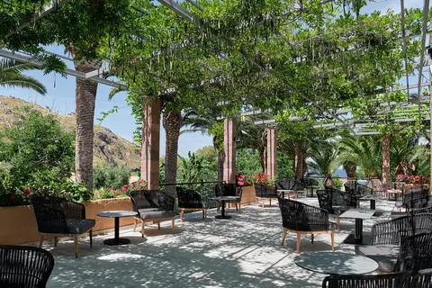 Aphrodite Hotel in Μόλυβος — foto 7
