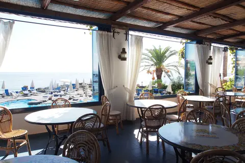 Hotel Arathena Rocks in Giardini-Naxos — foto 11