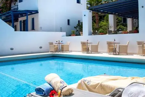 Mr & Mrs White Paros in Νάουσα — foto 17
