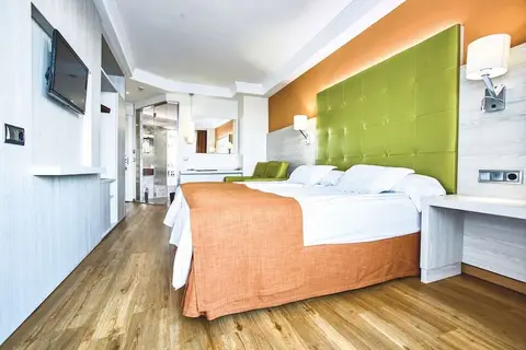 Europe Playa Marina in Illetes — foto 3