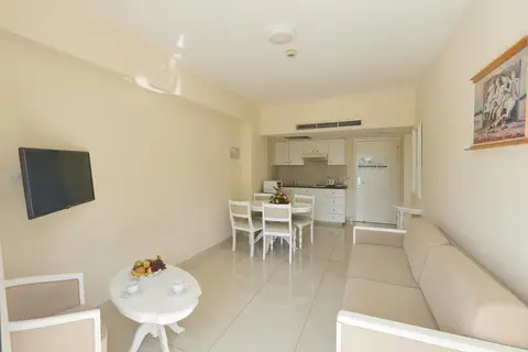 Tsokkos Gardens Apartments in Παραλίμνι — foto 5