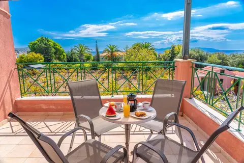 Monambeles Villas in Σβορωνάτα — foto 16