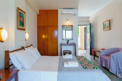 Sunrise Suites in Καλύβες — foto 17