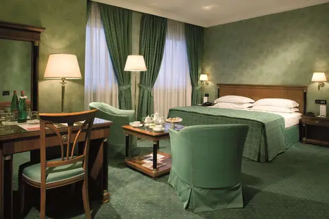 Ramada by Wyndham Naples in Napels — foto 26