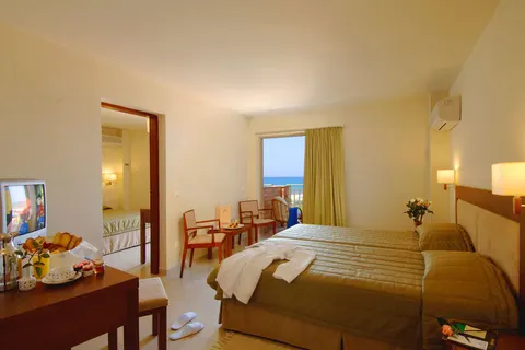 Bella Beach in Chersonisos Municipal Unit — foto 5