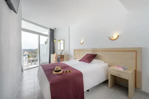 Hotel Vibra Riviera in Sant Josep de sa Talaia — foto 14