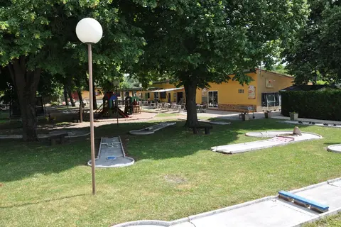 Camping Le Ranch Des Volcans in Châtel-Guyon — foto 3