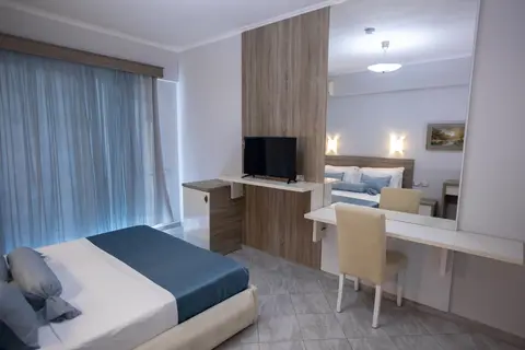 Hotel Oasis in Saranda — foto 27