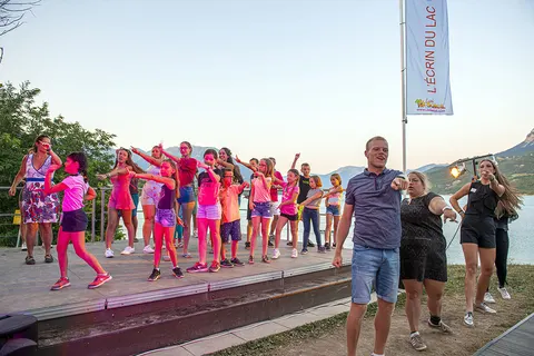 Camping L Écrin Du Lac foto 23