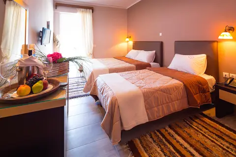 Hotel Sunrise Village in Kalamaki — foto 6