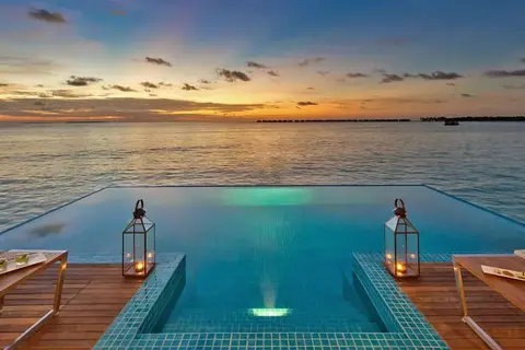 Hideaway Beach Resort & Spa in Alifushi