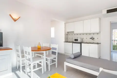 Apartamentos Vibra Caleta Playa in Ciutadella — foto 13