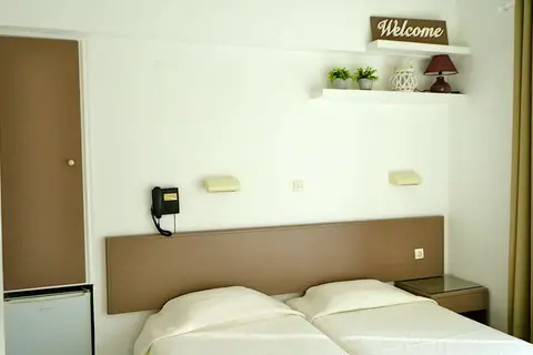 Nathalie Hotel in Ιαλυσός — foto 21