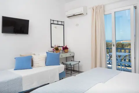 Pyrgaki Hotel in Παροικιά — foto 8