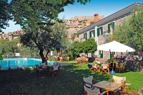 Amfitriti in Μόλυβος — foto 2