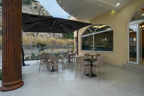 Sunset Hotel in Durres — foto 21