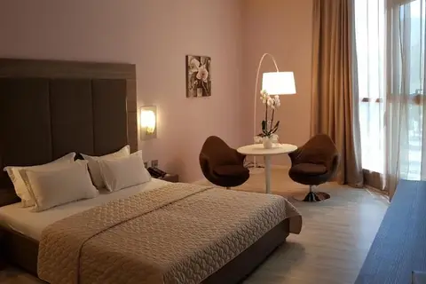 Sky Hotel in Tirana — foto 28