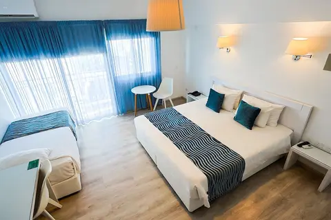 Mikes Kanarium City Hotel in Larnaca — foto 24