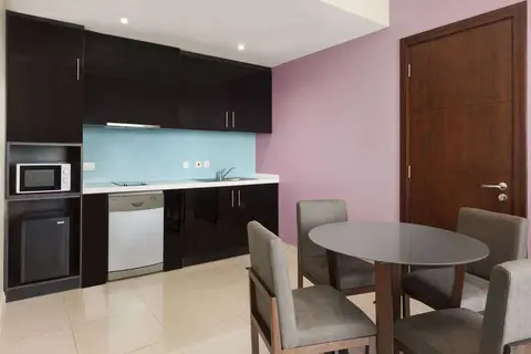 Ramada Hotel & Suites by Wyndham JBR in Hawthorn Suites by Wyndham Dubai — foto 19