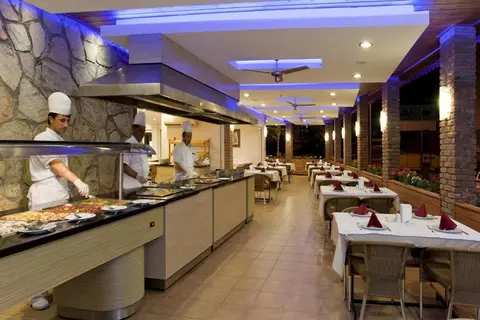 Remi Hotel in Cleopatra beach — foto 13