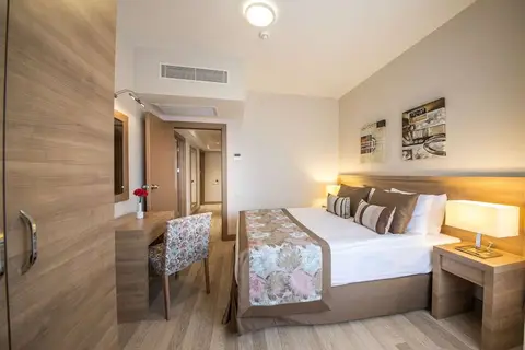 Ramada Resort by Wyndham Lara in Aksu — foto 4