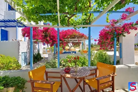 Soultana Rooms & Apartments in Πολλώνια — foto 7