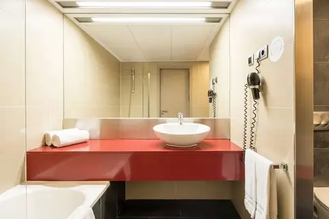 Hotel Ilunion Barcelona in Barcelona — foto 17