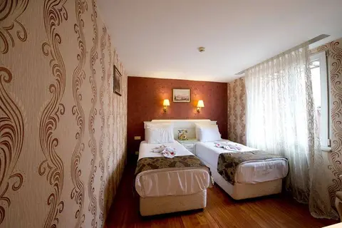 Golden Horn Sirkeci in İstanbul — foto 12