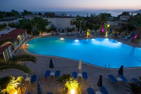 Coliseum Studios & Apartments in Πεύκοι — foto 24