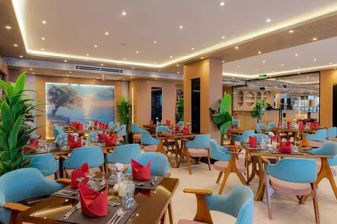 Rewaya Luxury Resort in الاحياء — foto 26