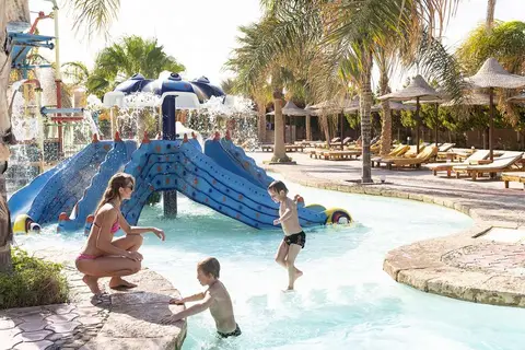 The Three Corners Sea Beach Resort in Beach Bar — foto 22